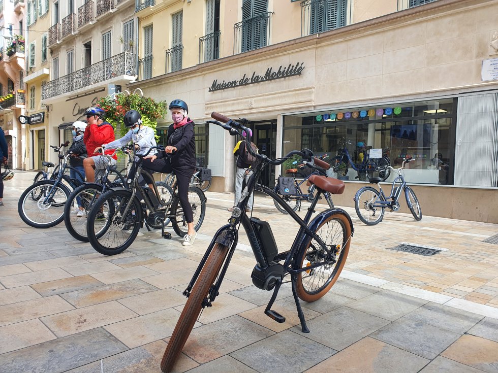 La semaine de la mobilité voit fleurir les animations autour du vélo... C'est bien ! 
Mais les nouveaux cyclistes ne s'y mettront pas car ils sont remontés en selle quelques instants. Ils viendront car des infrastructures bien pensées et sécurisées le leur permettent ! #MTPM