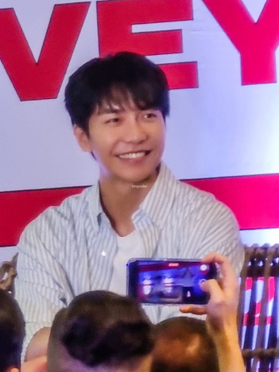 bingsudae's tweet photo. our smile boy🫶💚
#LeeSeunggi #bbqchicken #loveyouback https://t.co/6ba27OM1Rb