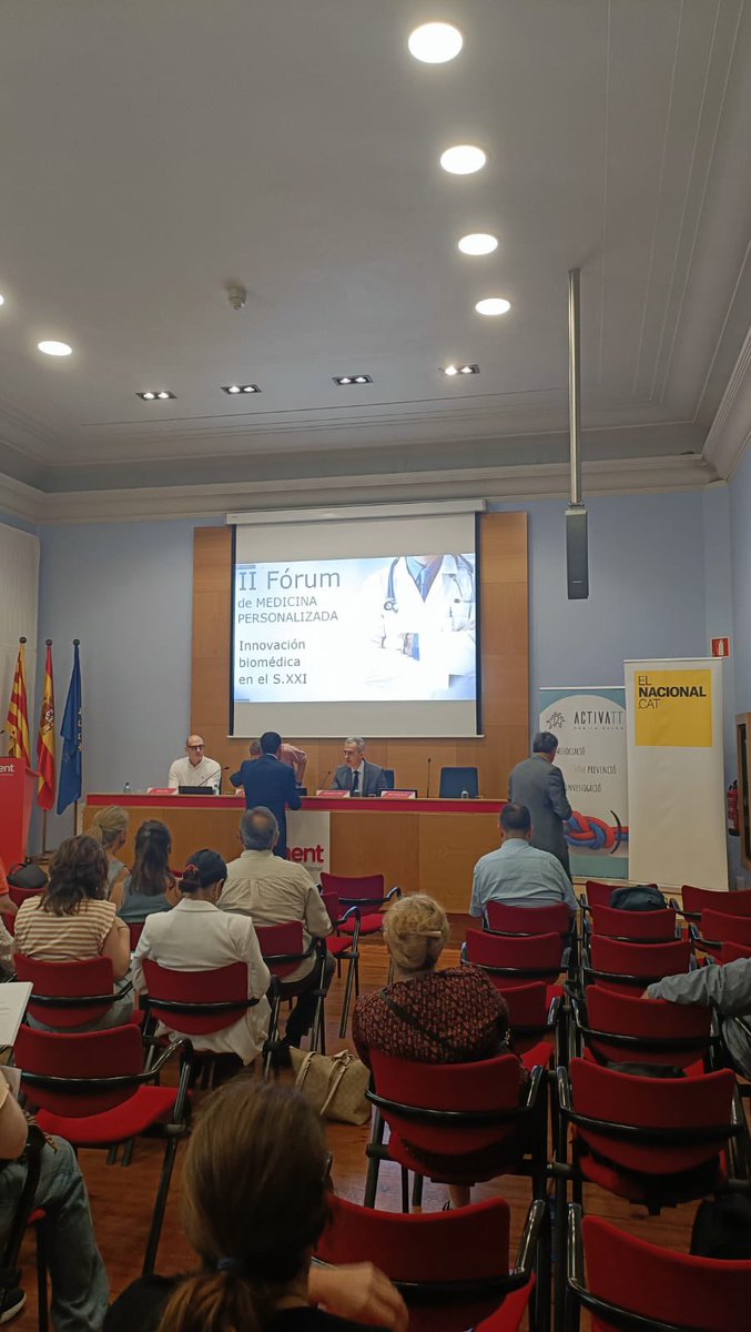 Esto es un poco de lo que estamos viviendo en la 2a edición del Foro de Medicina Personalizada. 

Nuestro CTO, el Dr. Alexandre Perera, participa como invitado especial y experto en inteligencia artificial. 👀👇🏼