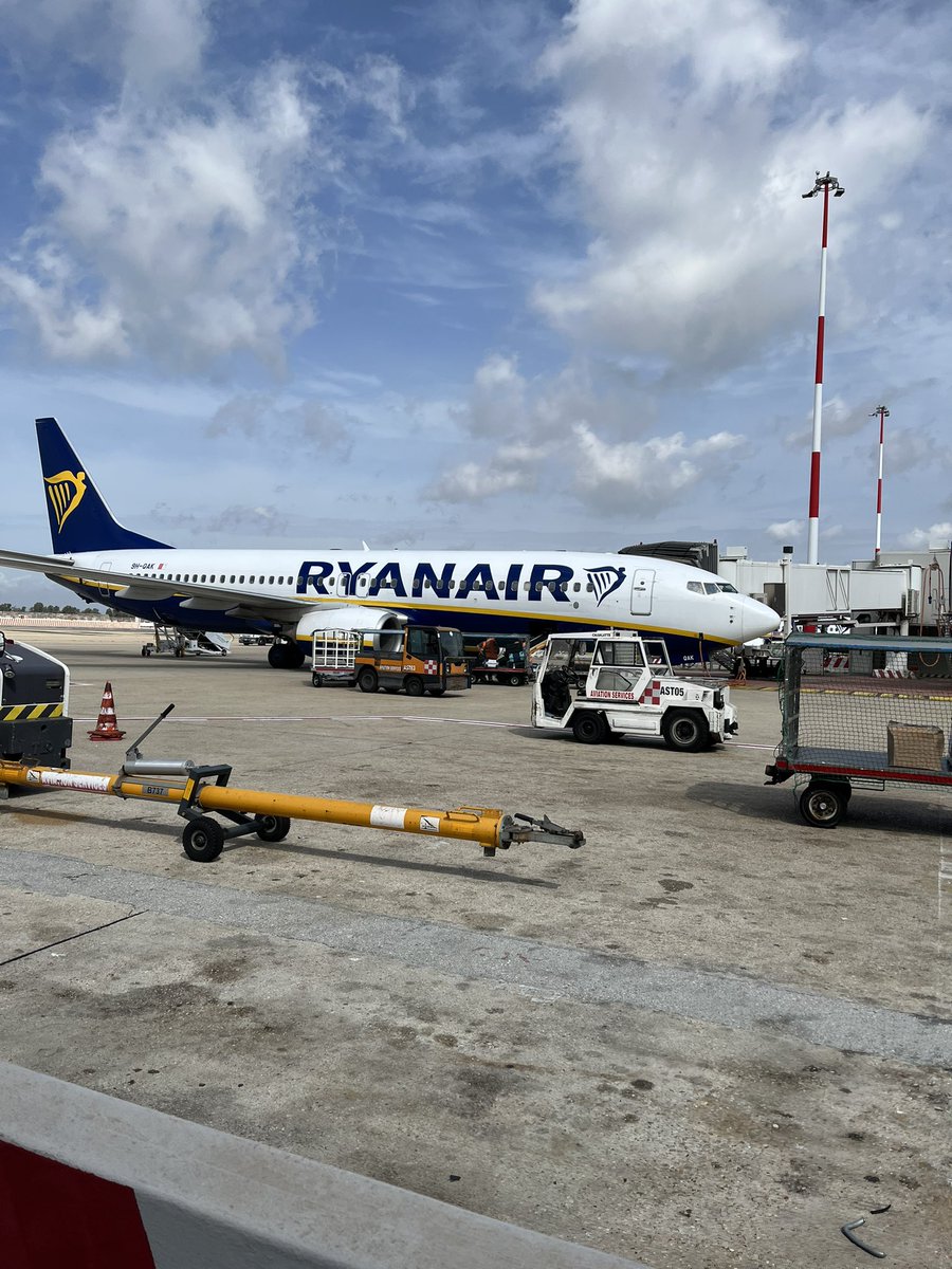 TraaaKe's tweet photo. 📍 Aeroporto di Roma-Fiumicino https://t.co/vL7QNI7nov