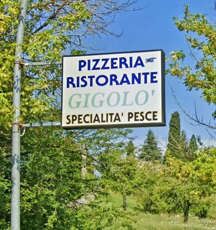 Quando cerchi un ristorante....ma forse è meglio evitare...🤣🤣

#ristoranti #ristorantinomistrani #ristorantistrani #ristorantedipesce #cartelliristoranti #cartelliedintorni