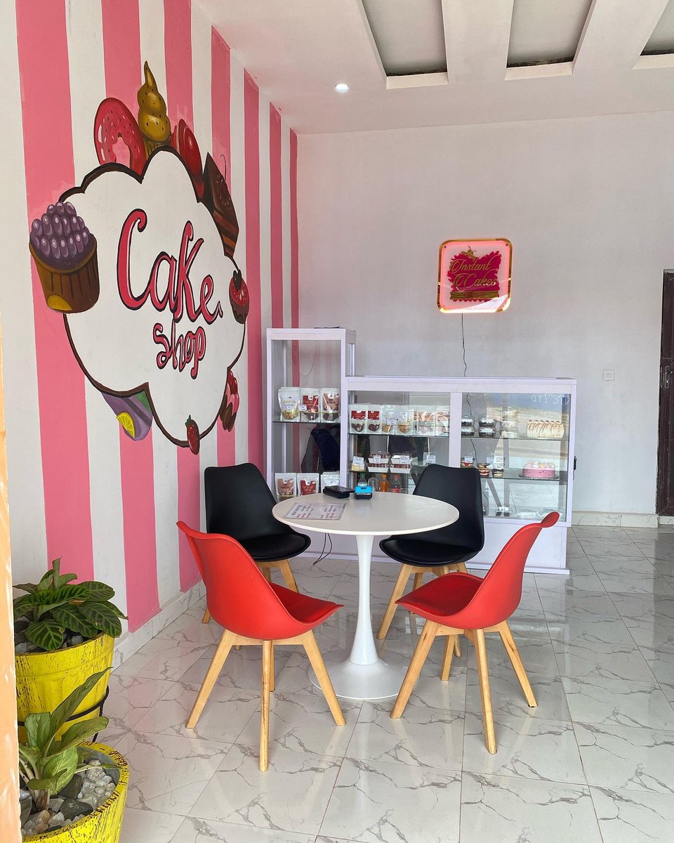 cakesbyoch's tweet photo. Hello our awesome customer. Our instant cake shop is open and ready for you in Jos. Did you forget a loved one's birthday, anniversary, graduation, etc? We’ve got you. We open daily for 9:30 am - 7 pm( Mon- Sat) and 1pm-6pm (Sun). We are Opp AVI Construction,- Rayfield Road, Jos. https://t.co/pNogEgIXJs
