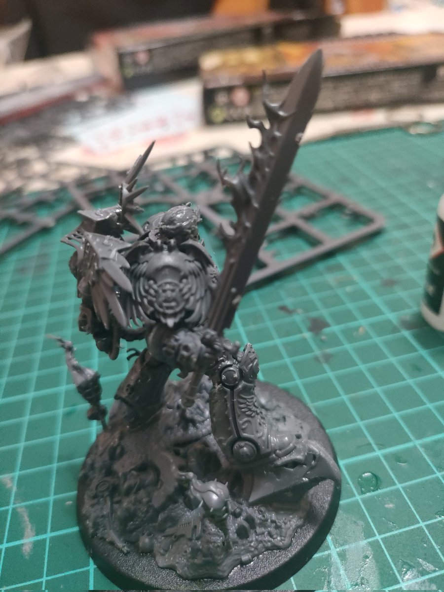 Pues montado Guilliman, Primarca de los Ultramarines solo falta pintarlos las figuras y con paciencia de cada decoración.
#guilliman #spacemarine #ultramarine <a href="/warhammer/">Warhammer Official</a> <a href="/GW_officialuk/">GamesWorkShop</a>