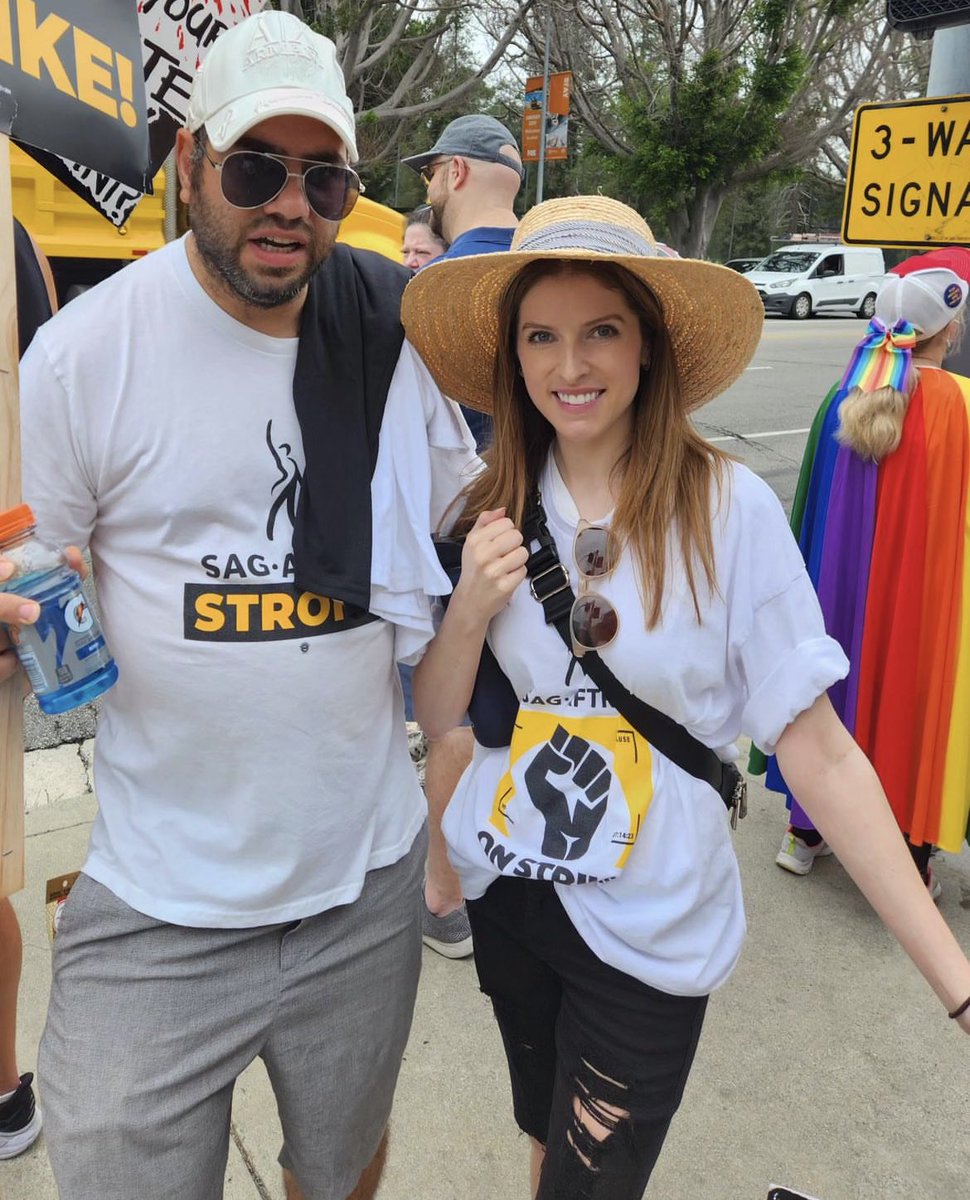 OurKendrick's tweet image. 📸 | New/old photos of Anna Kendrick (@AnnaKendrick47) striking for SAG-AFTRA &amp;amp; WGA.

© davidmotamedi