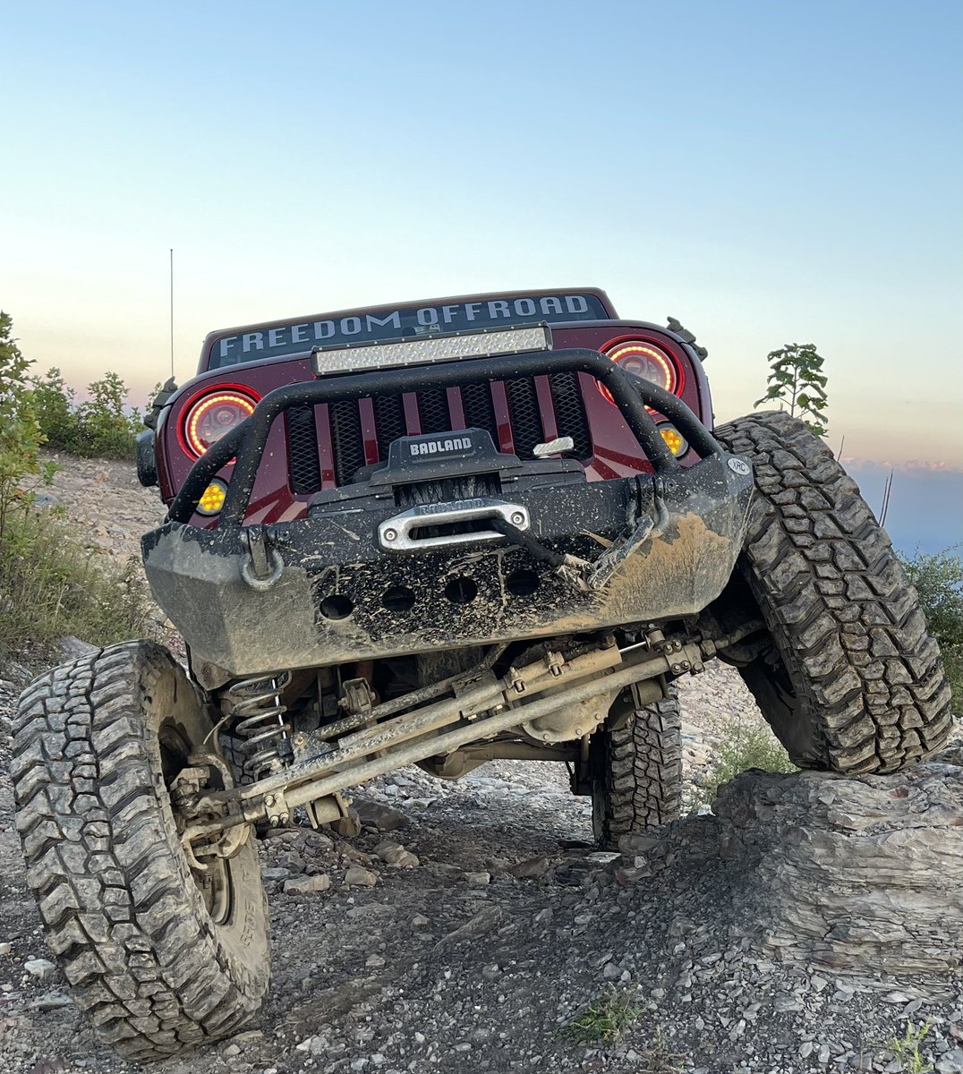 ksims9292's tweet photo. #flexin #jeepwrangler #Tennessee #freedomoffroad #windrockpark https://t.co/pYF5vK3bRZ