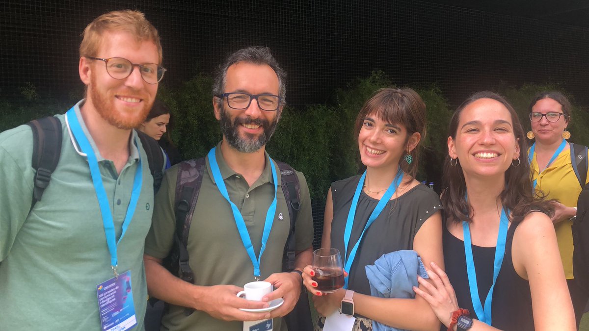 Que maco això de retrobar companys de promoció al #CGutenberg23 <a href="/j_lanuza/">Jordi Lanuza</a> <a href="/AlexMasVa/">Alex Mas</a> @Nuria_SE 💕
