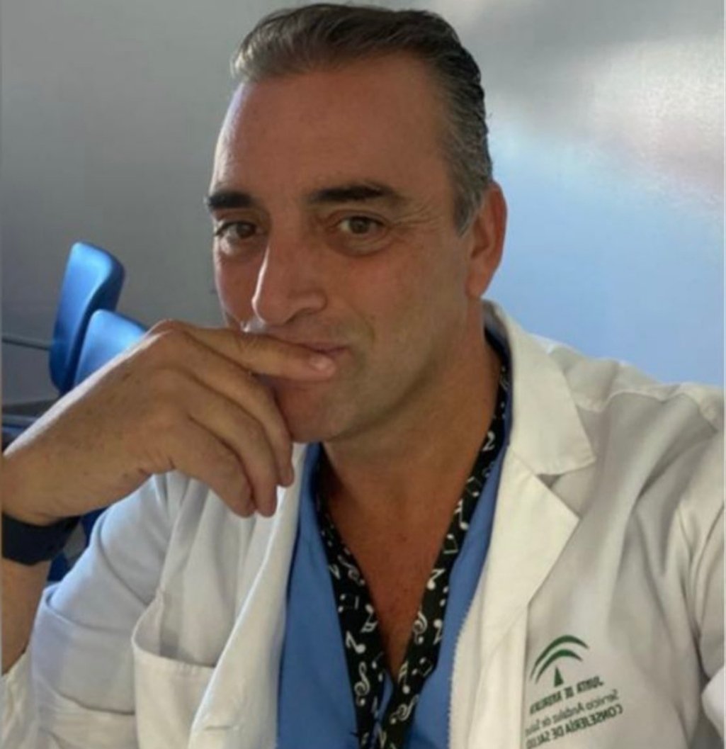 MigAngBDonaVida's tweet photo. 🌟Te recordaré por muchas cualidades, y todas magníficas, entre ellas siempre Positivo, Agradable y Sonriente, Atento ❤️HUMANO💚 Fuiste un Muy necesario compañero y pronto un Amigo. Mis condolencias y fuerza a Fátima, sus 2 Hijos y Padres #SuperMédico🦸 #HiperPersona🔝 DEP Jose https://t.co/6Mp4422aCn