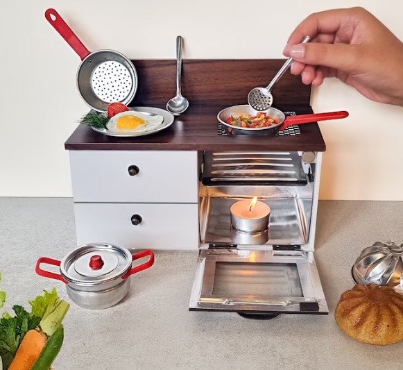 AVerySmallWorld's tweet photo. New Blog Post Alert: Discover the Magic of Miniature Stoves! 🔥🍳 Explore the world of tiny, working stoves that pack a punch in my latest blog.  https://t.co/vqib094xpZ #MiniatureStoves #TinyCooking #BlogPost #KitchenMagic https://t.co/c0lbkkDKvH