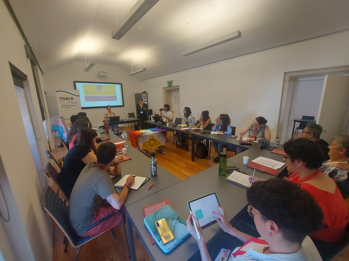 acsantos_ces's tweet photo. Day 2 started with a compelling talk by Surya Monro on intersex and epistemic injustice.
Brilliant food for thought.
Next will be the amazing Eduarda Ferreira. 🔥🌈
What a privilege to just sit and learn.
#Monsterssummerschool2023
#trace_ces
#remember_ces
@ces_uc https://t.co/iwe2Y4wgzH