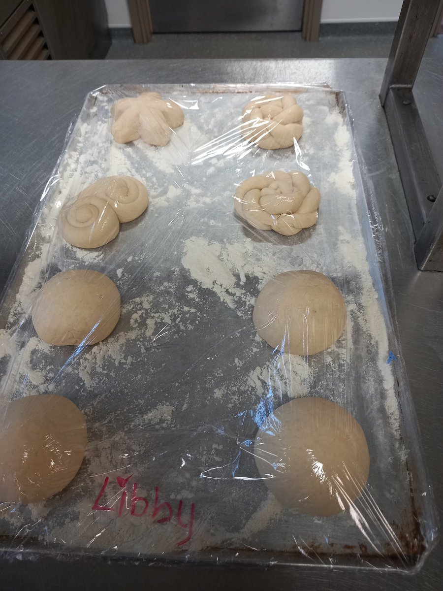 I love getting around our wonderful <a href="/hartlepoolfe/">Hartlepool College</a> to see how students are settling in &amp; getting on. <a href="/AmbitionFE/">HCFE Hospitality & Catering</a> students are smashing it out of the park already 😍