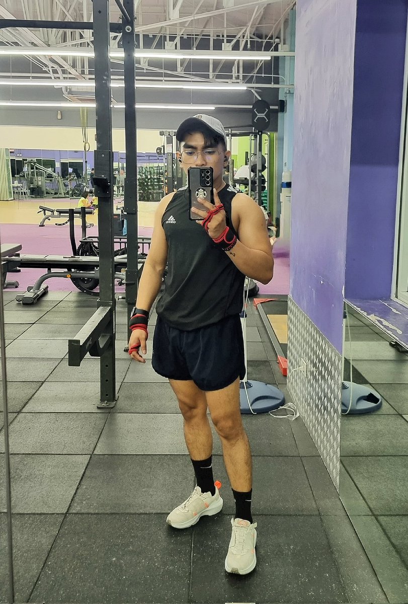 Rein_naisance's tweet photo. Life Update.. https://t.co/ddijPvzMDp