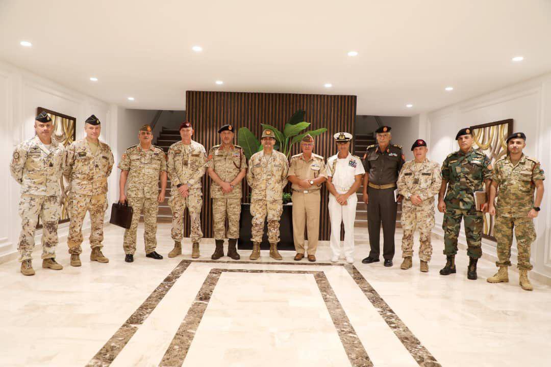 ItalyinLibya's tweet photo. 📌 Il Comandante del #COVI Gen. Figliuolo in visita in #Libia.
Incontro con CSM Haddad per discutere attività formative Missione italiana di Assistenza e Supporto (#MIASIT) ed eccellente cooperazione tra 🇮🇹 e 🇱🇾 nel settore della #Difesa. Cordoglio per vittime ciclone #Daniel. https://t.co/9CZaXAaCvp