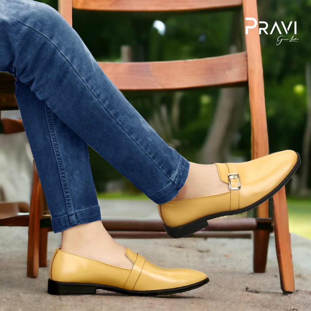 Effortlessly Chic in Loafers
.
🌐praviindia.com

#Praviindia #CasualChic
#ComfortAndClass #WalkTheTalk #elegantfootwear #StylishSteps #odernow