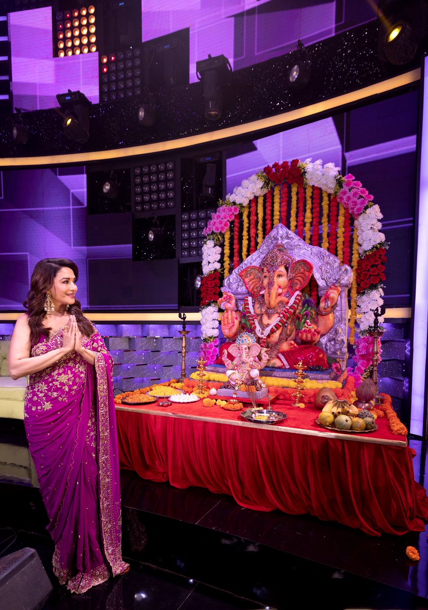 बाप्पाच्या आगमनला
सजली सर्व धरती 
नसानसात भरली स्फुर्ती 
आतुरता आता फक्त बाप्पाच्या आगमनाची – गणेश चतुर्थी शुभेच्छा! 

#HappyGaneshChaturthi #ganpati #ganeshachaturthi