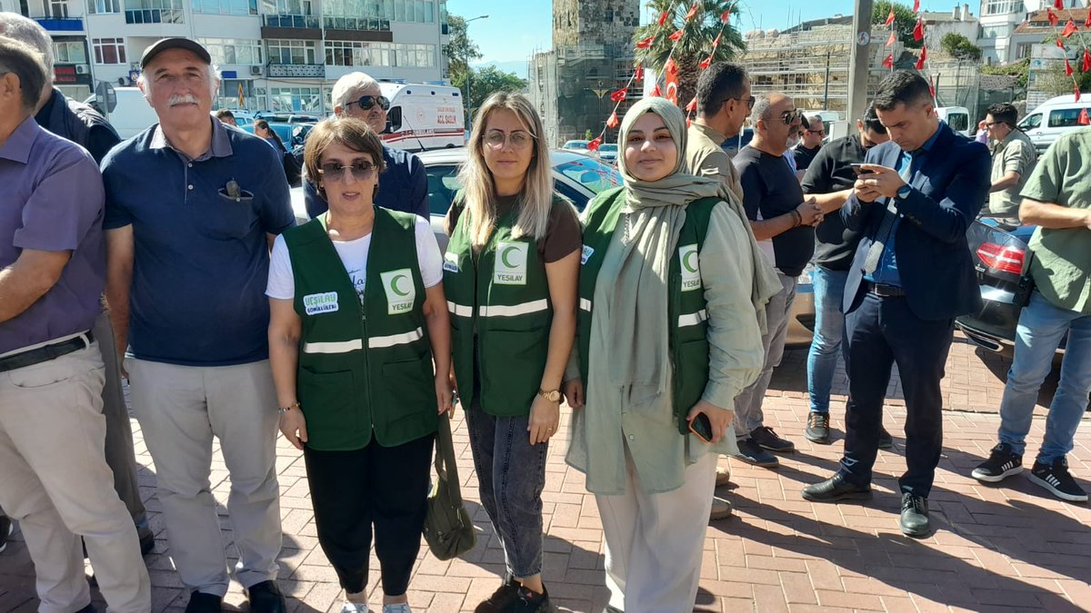 yesilay_sinop's tweet photo. 🇹🇷 Sinop valiliğimizin düzenlediği 19 Eylül gaziler günü anma programına kadın komisyonu üyelerimiz ile katılım sağladık. 
@1920yesilay @ozcan8157 #sinop #yeşilay https://t.co/cpA275JfPz