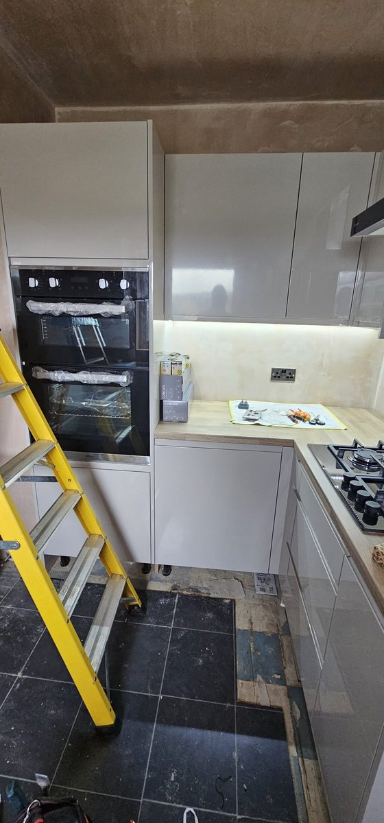 ElectricalRcd's tweet image. New kitchen nearly completed 
#electrician #kitchen #kitcheninstallation #Sheffield #Rotherham #Barnsley