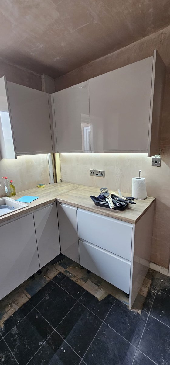 ElectricalRcd's tweet image. New kitchen nearly completed 
#electrician #kitchen #kitcheninstallation #Sheffield #Rotherham #Barnsley