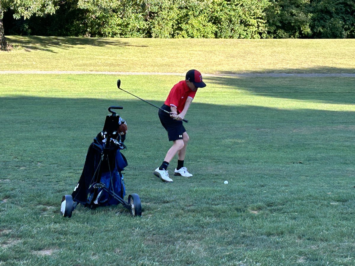The Ridge golf team won 196-208 against Hopewell last night. Medalist honors went to Andrew M. with a low individual score of 42. We are back on the course Thursday against Rapid Run!