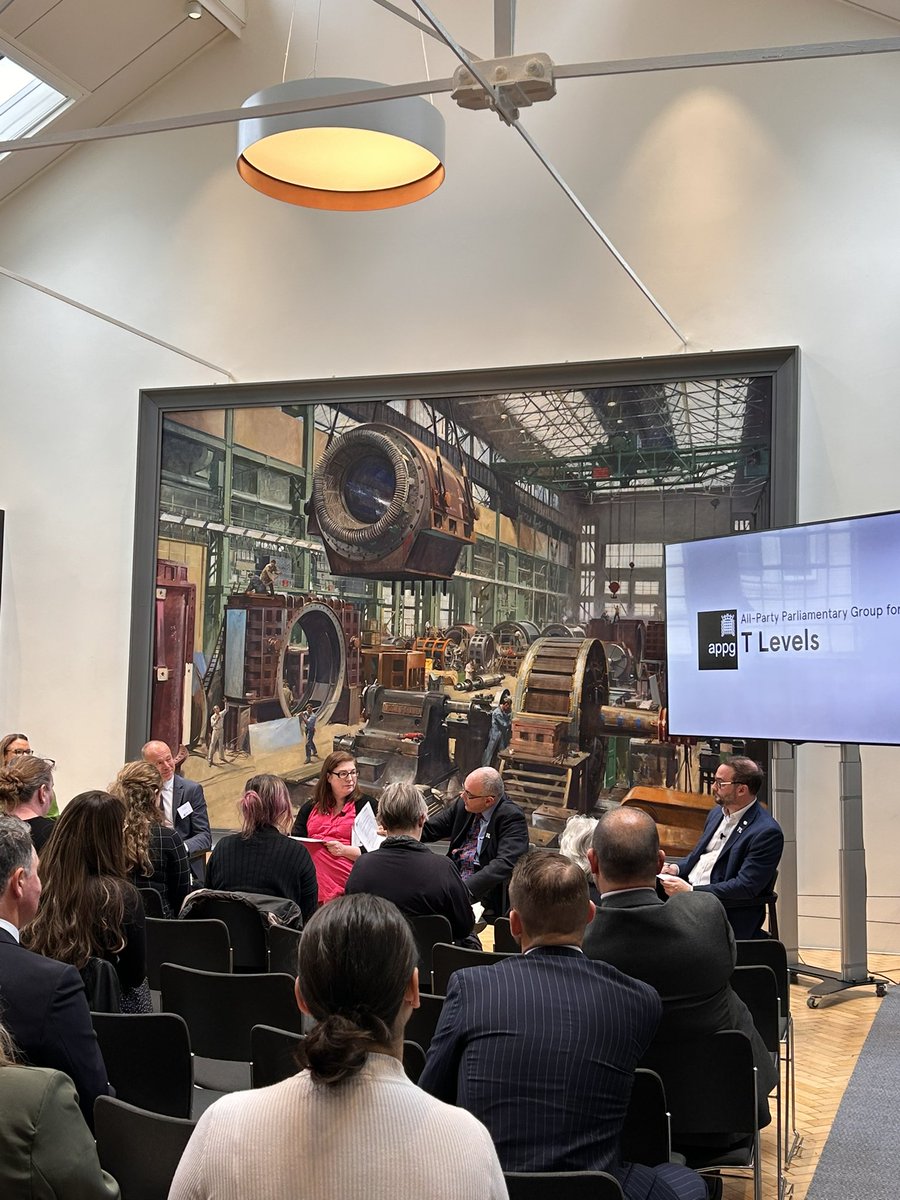 Great to hear the honourable minister @halfon4harlowMP speaking in support of trade skills and acknowledging their importance alongside more technical qualifications! Thank you Minister for making it your life purpose to drive improvements in the skills landscape. 

#2yrstlevels