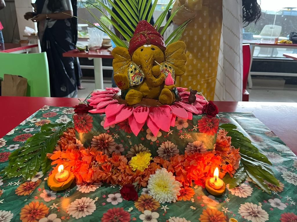 Freshersworld's tweet photo. Celebrating the joyous festival of Ganesh Chaturthi at Freshersworld. May Lord Ganesh bless and guide you with his wisdom always
#ganeshchaturthi #ganeshchaturthi2023 #ganeshutsav #ganeshfestival #festivalvibes #freshersworld #ganeshpuja https://t.co/PRwh93JXxS