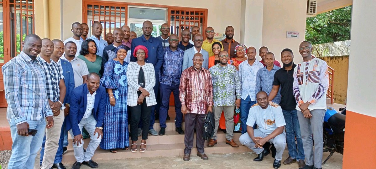Cerfig_officiel's tweet photo. Atelier de renforcement des capacités en rédaction médicale des enseignants chercheurs de la Faculté des Sciences et Techniques de la Santé (FSTS/UGANC). Cet atelier qui a commencé hier au CERFIG, réuni 23 enseignants-chercheurs des différentes chaires de la #FSTS https://t.co/Ib0oGoNH6G