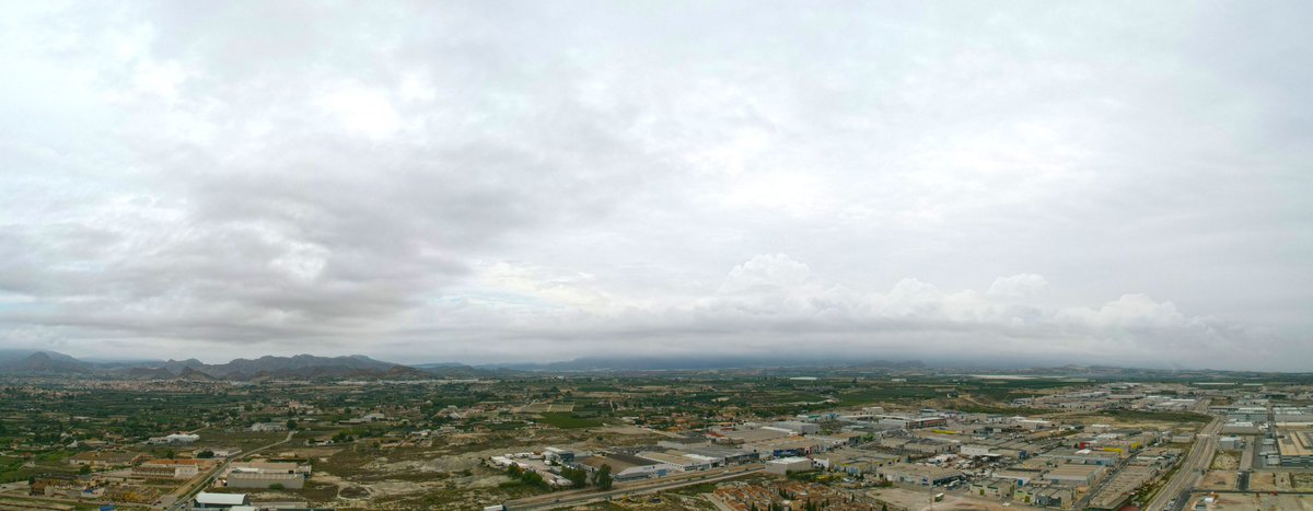 miglucas305's tweet photo. Una #danaseptiembre prevista para #hoy #martes sobre la #RegióndeMurcia y asi se aprecia como se transforma el cielo de #nubes en #lorqui #vegamedia. @La7Noticias @ElTiempo_tve @ElTiempoA3 @SomosMeteo @MeteoChatSE @MeteOrihuela @ILorciTV @MeteoredES @bbcweather @tiempobrasero https://t.co/g2I2xeaQsD
