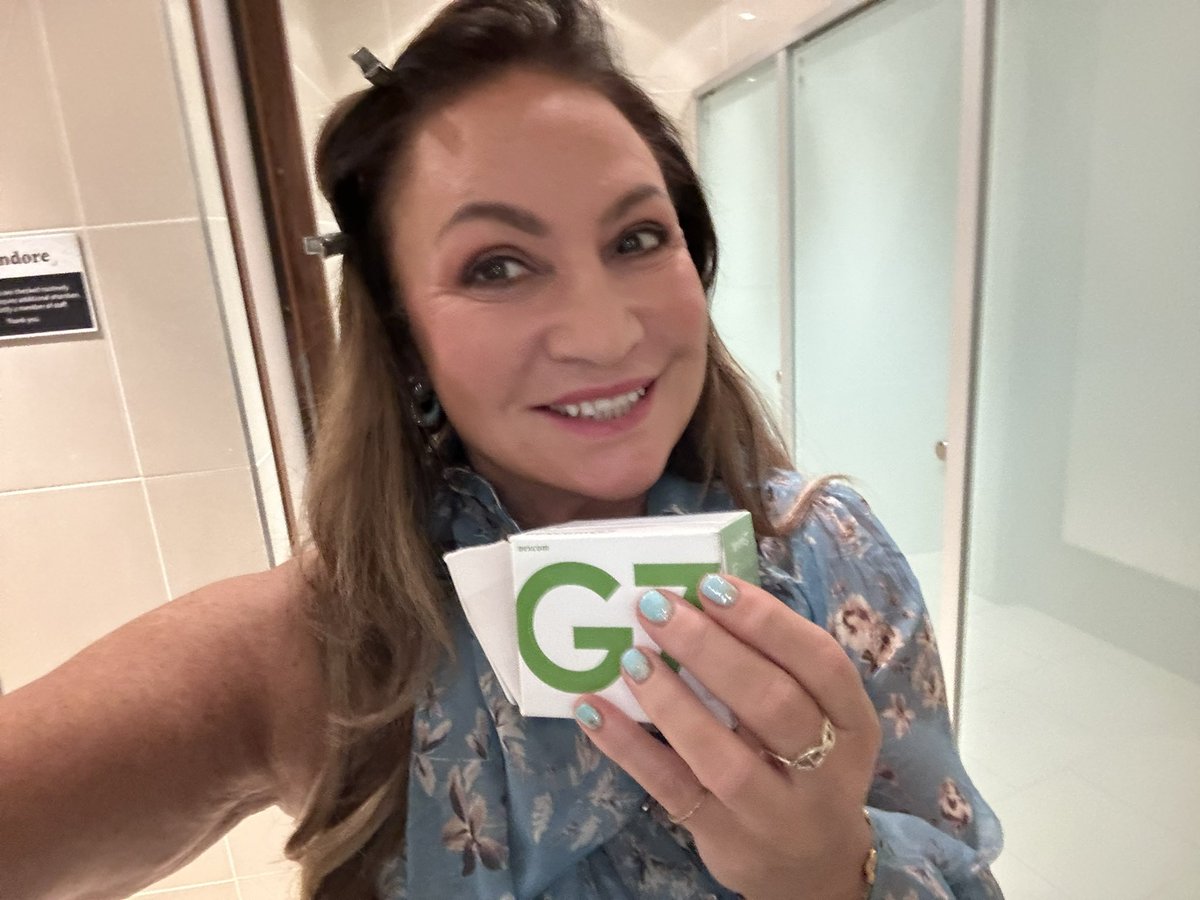 NorahCasey's tweet image. Best laid plans.. racing to get to a lil photoshoot for @Diabetes_ie #testcampaign earlier and the irony of it 😱 forgot to change my @dexcom #G7CGM sensor but #quickasaflash I popped it on and was up and running in no time #diabetesboss #diabetestype1 #stayingsafe 😂💚🙏