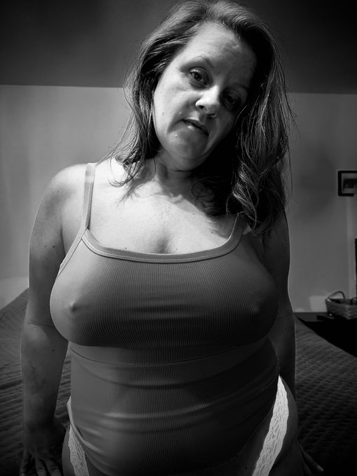 Tuesdays are for titties 😘  https://t.co/k1PaqDlQ5U #northernlights #Canada #bellashmurda #milf #onlyfans_girl<a href="/tag/northernlights"class="tags">#northernlights</a><a href="/tag/canada"class="tags"><span>#canada</span></a><a href="/tag/milf"class="tags"><span>#milf</span></a><a href="/tag/trudeau"class="tags"><span>#trudeau</span></a><a href="/tag/tuesdayvibe"class="tags"><span>#tuesdayvibe</span></a><a href="/tag/bellashmurda"class="tags"><span>#bellashmurda</span></a>