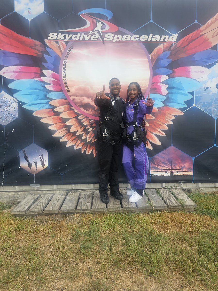 JamarBabycrack's tweet photo. My sis for life knew her since she was a kid we did it https://t.co/UOFo9QsTXQ