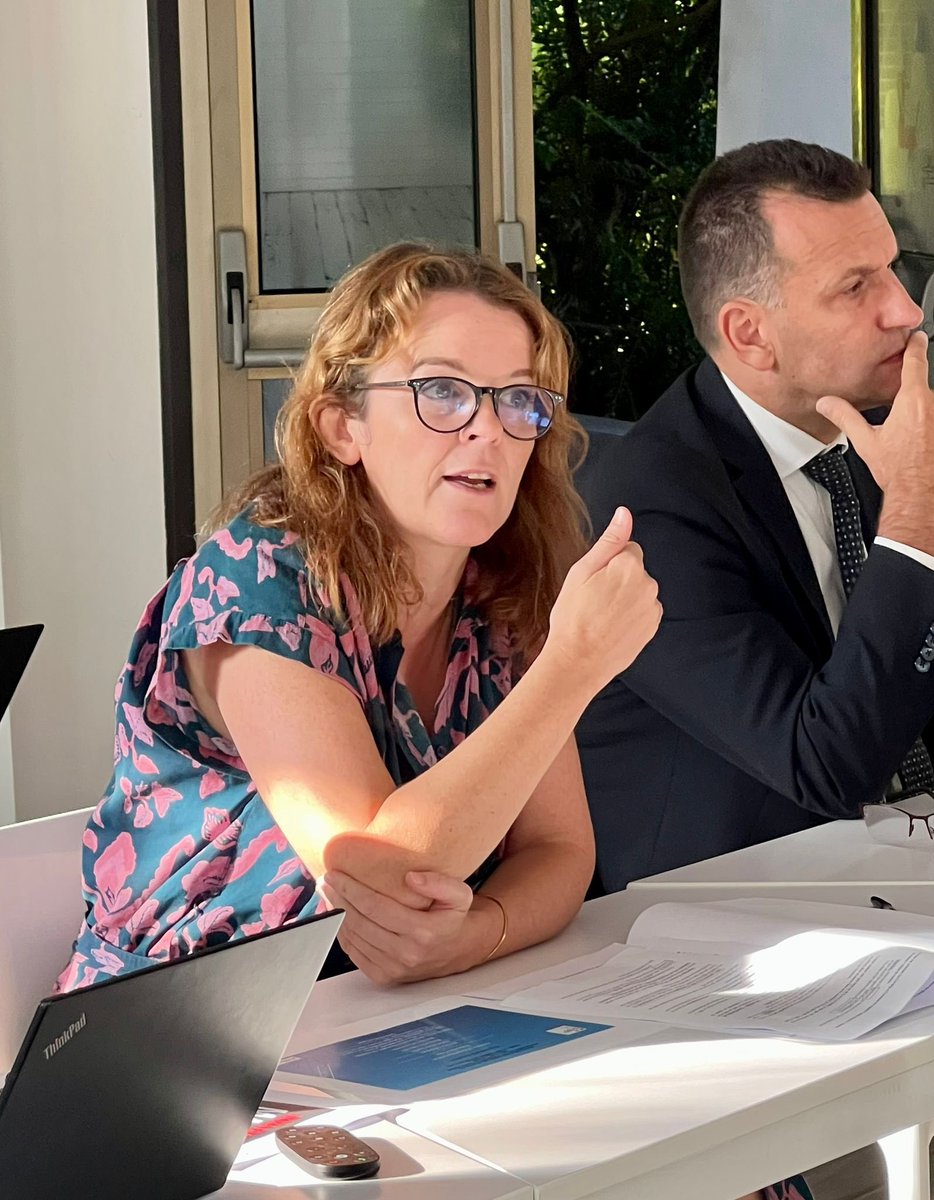 NatachaChicot's tweet photo. Séminaire ce matin avec l’ensemble des pilotes du programme de lutte contre le harcèlement #pHARe une occasion de rappeler la nécessaire mobilisation de tous. Merci à Nora Fraisse et Marie Cartier pour leurs mots et leurs conseils https://t.co/36uxKuGPT6