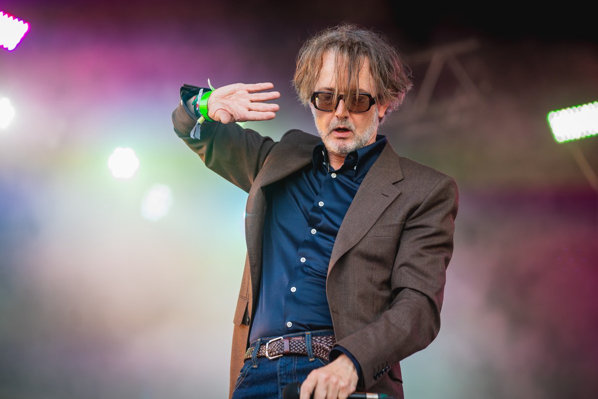 Pulpitude's tweet photo. "It's OK to grow up, just as long as you don't grow old. Face it... you are young."

Wishing a tremendous 60th birthday to one of the most incredible frontmen and lyricists to ever do it. 

Happy birthday, Jarvis Cocker! https://t.co/OMQH0wkk0i