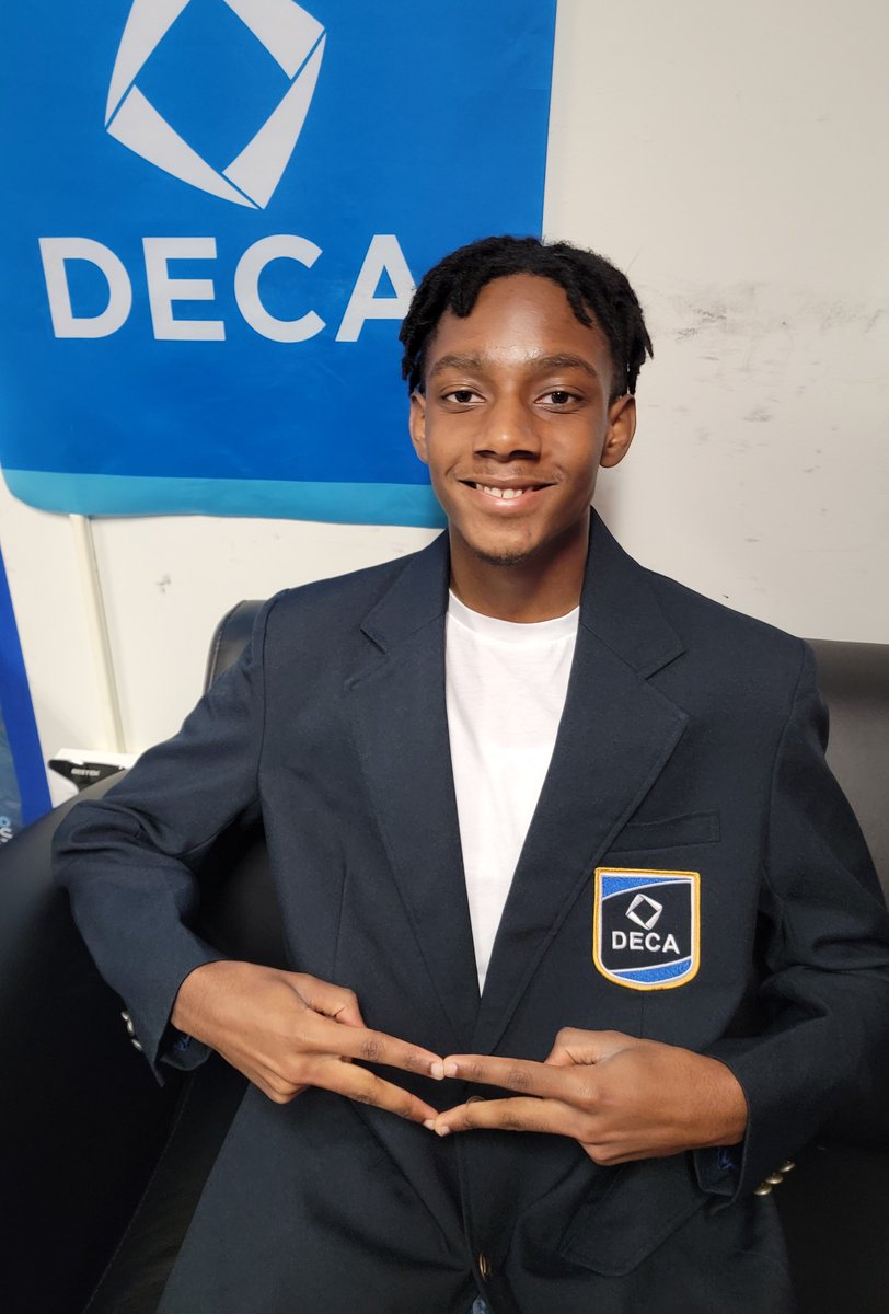 Congratulations to our 23-24 DECA Leadership Team!
Serenity and Jenna, Co-Presidents
VPs w/various roles: Lily, Jimena, Aaryan, Mike, Eleisha, Alex, Dana, Ameerah, Ashley
Junior Officers: Savino, Reese, Atharv, Yasmin, Owen, and Dania
#ExperiencetheDifference