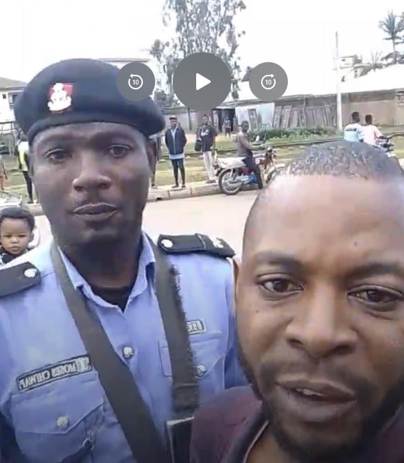 Nigerian Policemen Brutalise, Detain Man, Wife, Eight-Month-Old Baby In Plateau For Refusing To Give N200 | Sahara Reporters bit.ly/46hxL5y