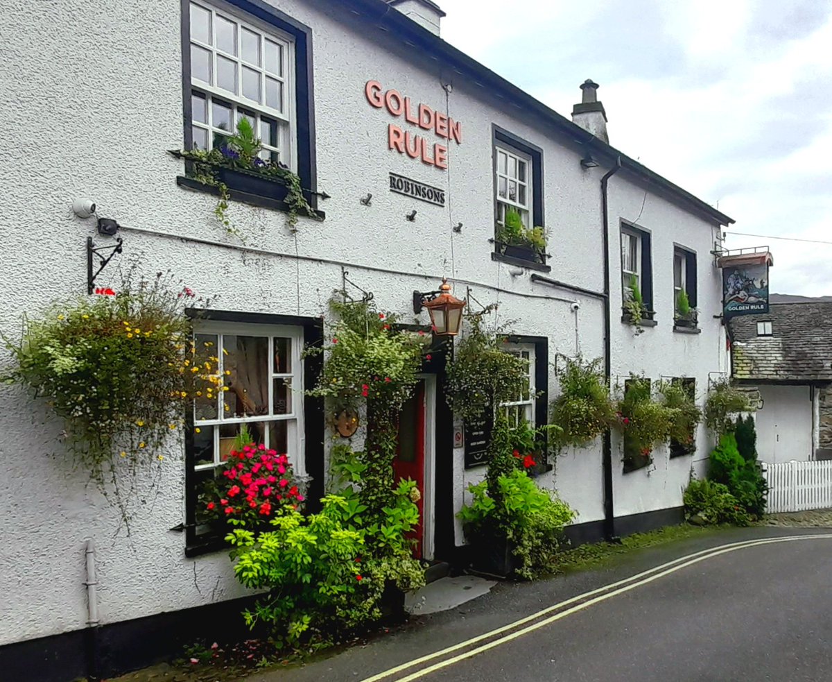 Autumnal scenes in Ambo. #ambleside #walking #hiking #lakedistrict #Cumbria #autumn #goldenrule @robbiesbrewery