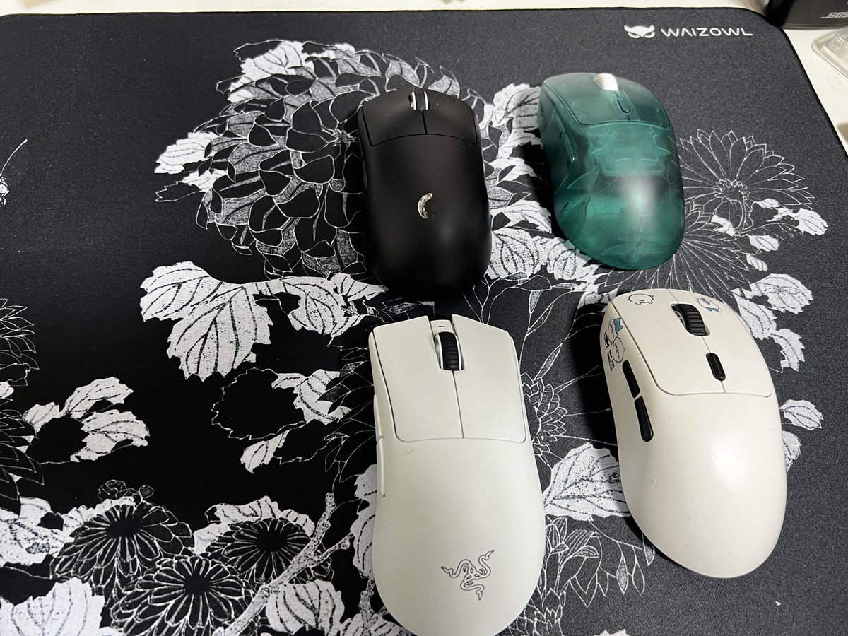DeviceArmoury's tweet photo. Waizowlマウスパッドの未発売柄サンプル😋
発売バージョンと柄以外全く同じで、
ゲームや仕事作業込めてしばらく使ってました!
個人ではこういった全体的にスピーディで初動が軽い系がかなり好みでした!
アペックスなど追いエイムが重要のゲームタイトルにめっちゃ適応していてオススメです!
詳しい情報は@WAIZOWLJapan にて🤫