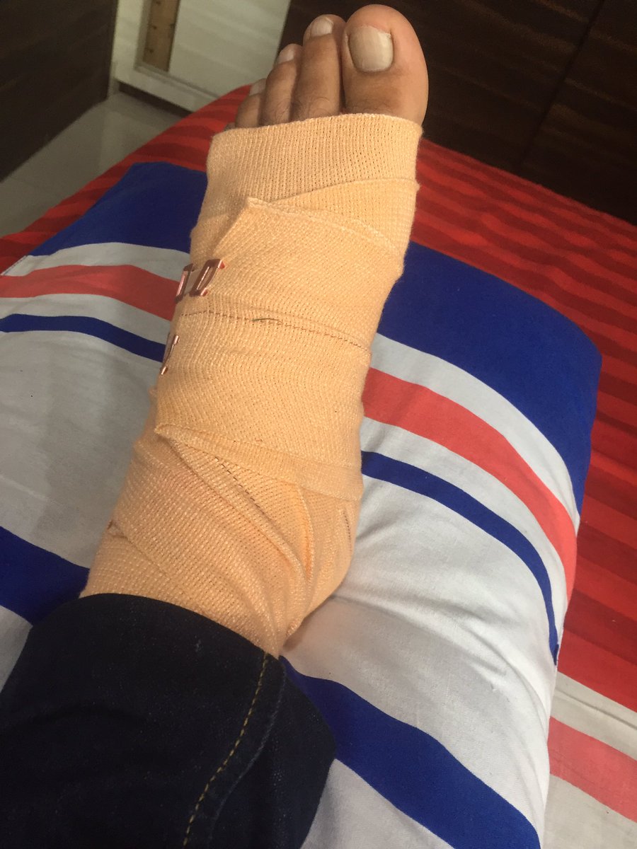 Atishay52397274's tweet photo. @iamsrk Got fractured when going to watch JAWAN. but your movie is pain killer and full of entertainment .I forget everything and just enjoyed the movie . Big fan of SRK . ❤️ https://t.co/0pTMZxuIuD