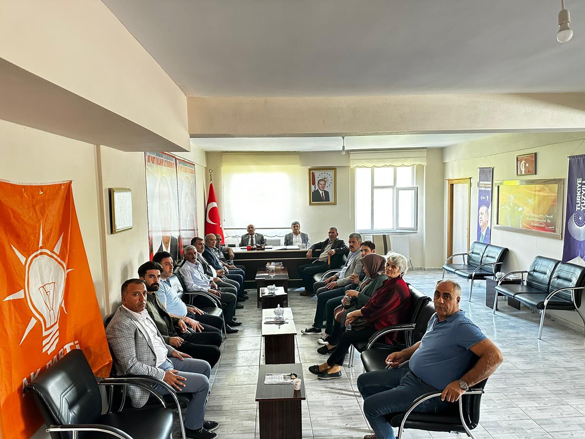 Haftalık Yönetim Kurulu toplantımızı ifa ettik. 
Yerel seçimlerle ilgili çalışmalar için istişarelerde bulunduk 
Alınan kararların ilçemiz için hayırlı olmasını dileriz.