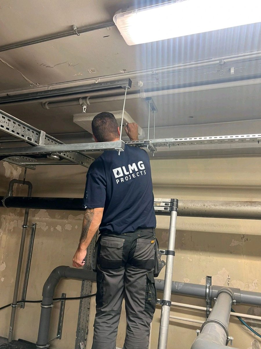 LmgFireSafety's tweet photo. Our engineers have been carrying out urgent fire protection works on a number of sites this week in Manchester. All works alongside our friends at HFL Building Solutions. #firestopping #fireproofing #Manchester #lmgprojects #hflbuildingsolutions #Reactive https://t.co/VpHtjAemuD