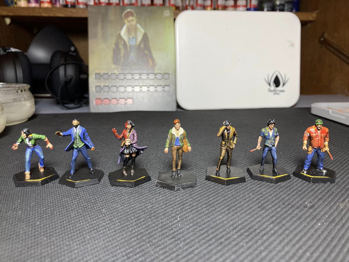 ChaNoailles's tweet photo. La peinture comme méditation ❤️
La figurine au centre est encore WIP
#peinturesurfigurine #paintingminis #miniaturepainting #PaintedMinis #miniatures #minis #vampire #paintedminis #vampirechapters #bgg #vampirethemasquerade #vampirelamascarade https://t.co/BA2q0jCocB