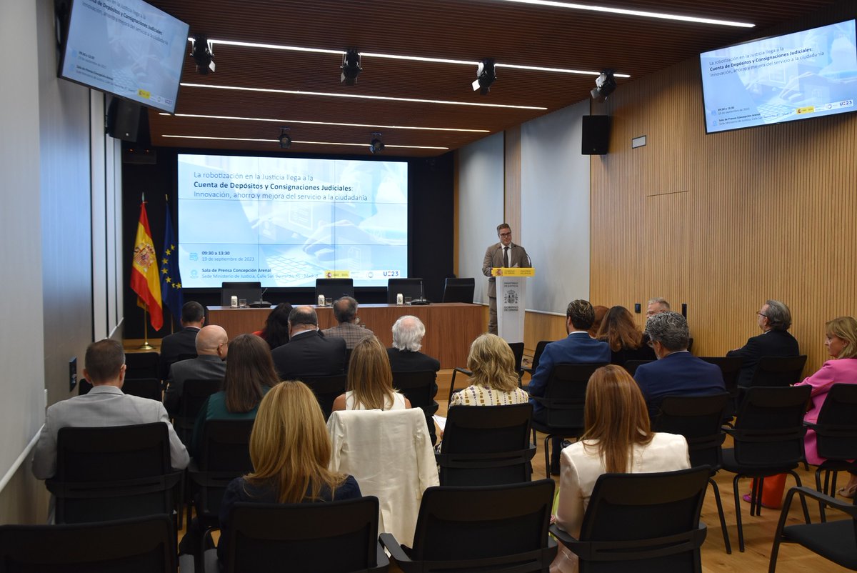 justiciagob's tweet photo. 🗨️Aitor Cubo: “La robotización de la #CDCJ facilita que, por ejemplo, una pensión de alimentos, la devolución de un impago de alquiler o una indemnización por despido, lleguen a su debido tiempo”. https://t.co/fPi5bIXCFM