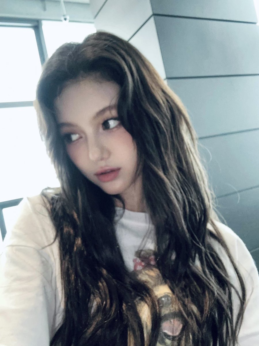 NewJeans_twt's tweet image. -Take ur time &amp;amp; Enjoy the little things!! 🐶🍦🍄 

#NewJeans #뉴진스 #DANIELLE #다니엘