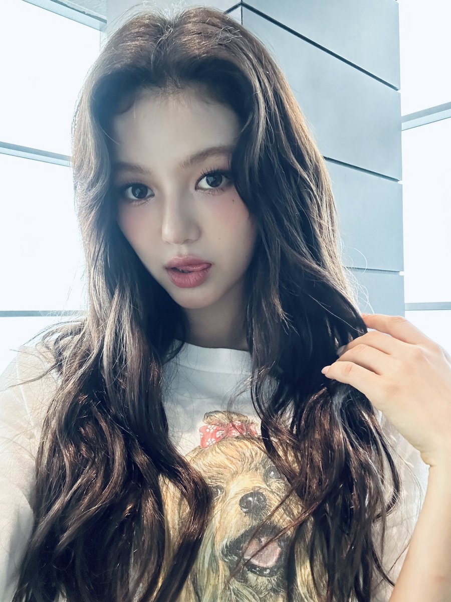 NewJeans_twt's tweet image. -Take ur time &amp;amp; Enjoy the little things!! 🐶🍦🍄 

#NewJeans #뉴진스 #DANIELLE #다니엘