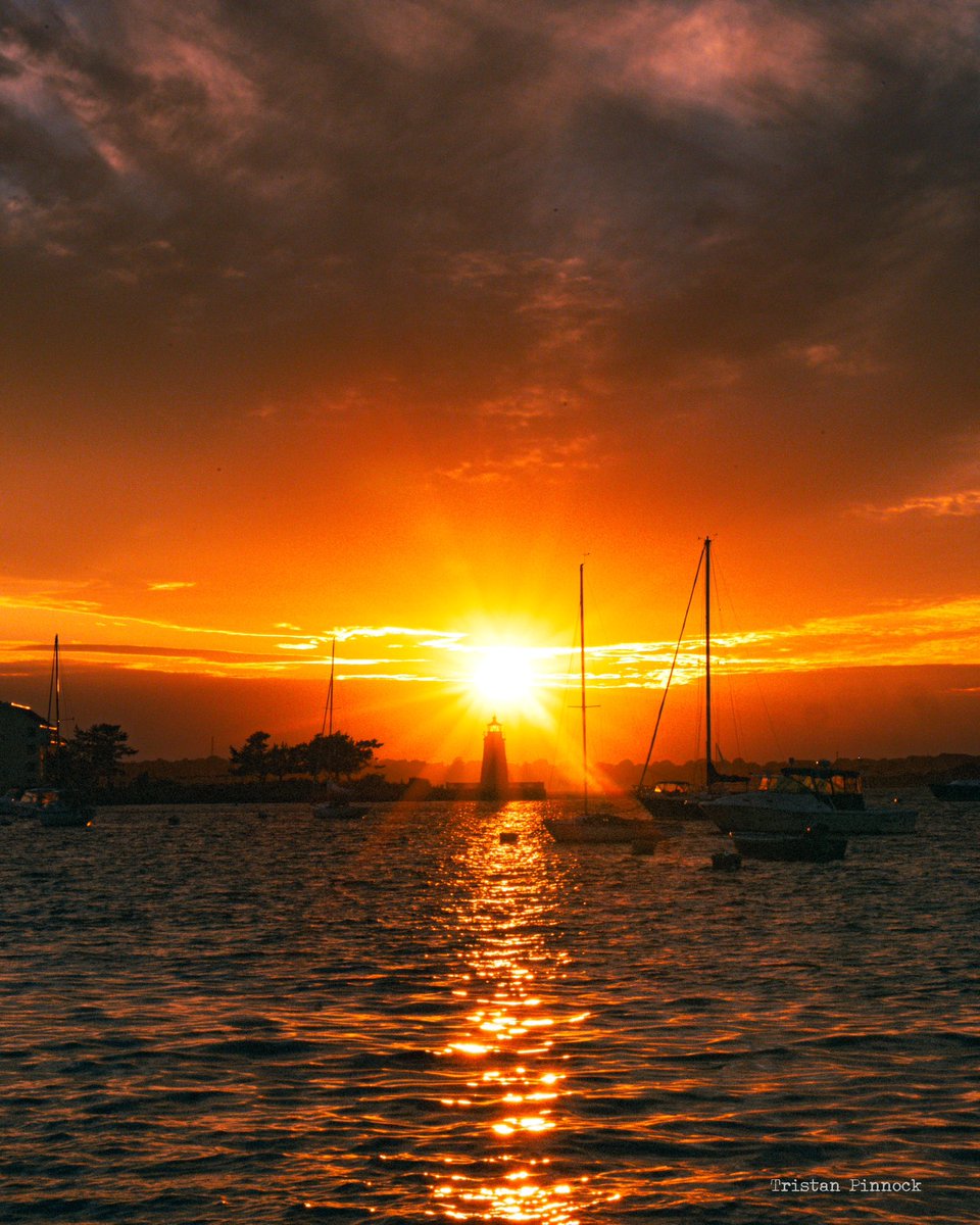 While Newport is no stranger to beautiful scenes unfolding around it, they’re rarely so…Biblical.

#NewportRI #RhodeIsland
