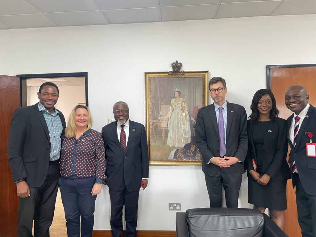 The N-BA Executives paid a courtesy visit to the office of the British Deputy High Commissioner - Mr. Jonny Baxter.

The meeting provided the opportunity to introduce the Association formally to the BDHC whilst discussing matters of mutual interest. 

#nigeriabritainassociation