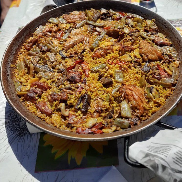 Today is #WorldPaellaDay! 🥘💥🤩

📸Celebrate with us by sharing a pic of your favorite paella!