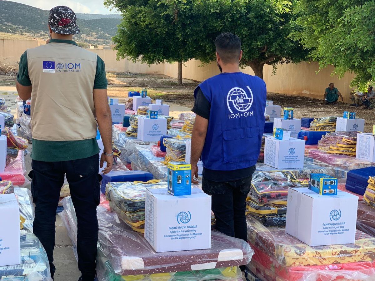 The aftermath of Storm Daniel is dramatic. As of today, 37,000 people have been displaced. Our team in @IOM_Libya delivered much needed assistance to 3000 people including materials to support search and rescue efforts. IOM doctors, nurses & psychosocial support are on-site.