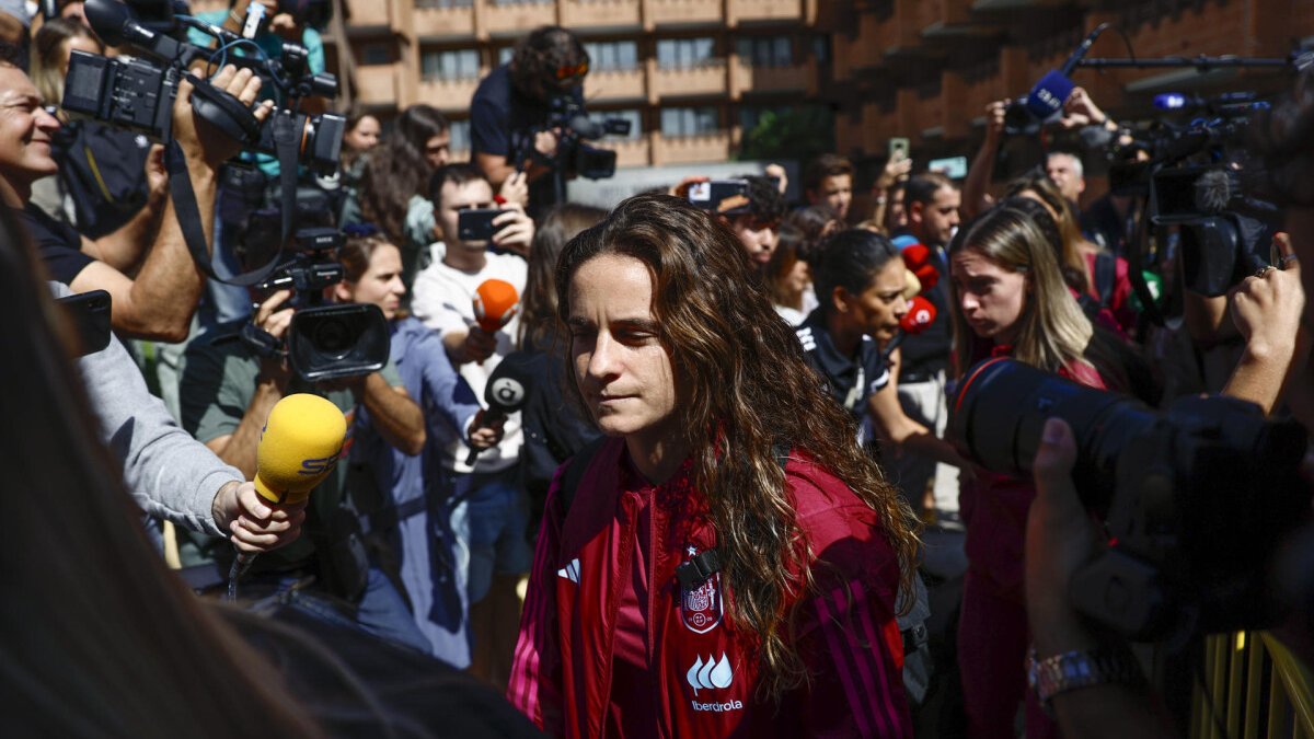 ⚽️ FÚTBOL | Tere Abelleira (<a href="/teresabelleira/">Teresa Abelleira</a>) e o resto de internacionais acoden á convocatoria da Selección para evitar ser sancionadas pontevedraviva.com/deportes/98176…
