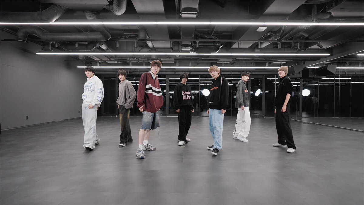 RIIZE 라이즈 'Get A Guitar' Dance Practice

youtu.be/u_u21u8zIIs

#RIIZE #라이즈
#RISEandREALIZE
#GetAGuitar #RIIZE_GetAGuitar