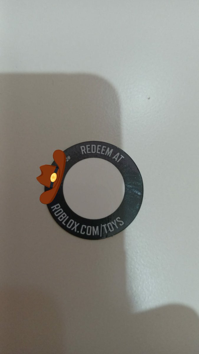 KaoriDePokPok's tweet image. @Roblox explain this please 😭 #roblox #toycode