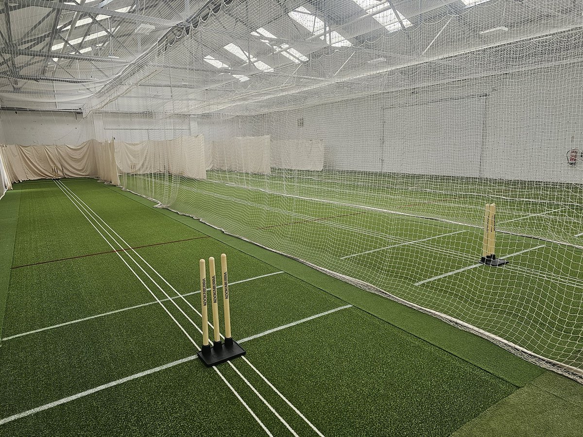 Centre Update .. We have invested in the new flooring ready for the Winter nets and it's gone down a storm.
Looking busy for the Pre season nets already.